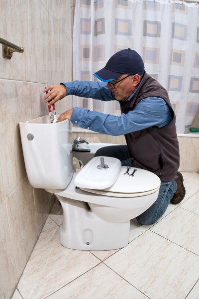 Broken Toilet Repair in Mandeville